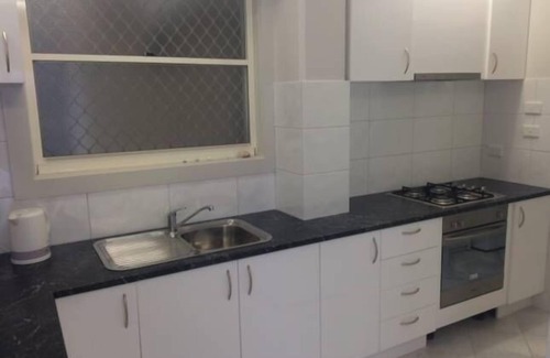 Ripon Apartment | Beachside & Jetty View Apt 5 (Harbour Master Apartment)