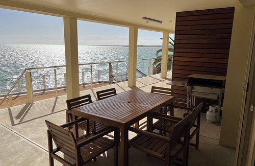 Ripon Apartment | Beachside & Jetty View Apartment 2 (Skippers Apartment)