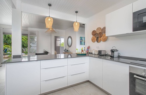 Sainte-Anne Villa | Beachside