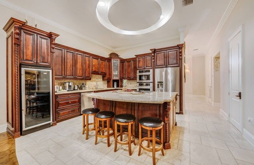 South Lake House | Beachside Opulence - Stunning 6-Bed Luxury Retreat