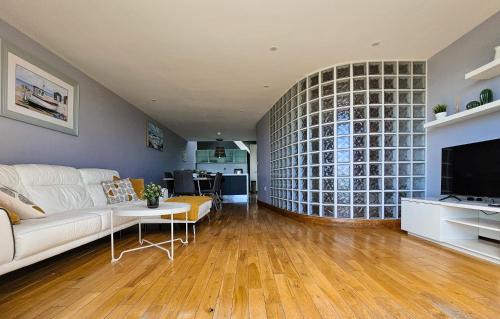 Kilkeel House | Beachside - Stunning sea view townhouse across the road from the beach