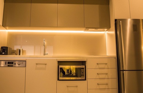 Largs Bay Apartment | Beachside Sunset Vista Adelaide - couples getaway