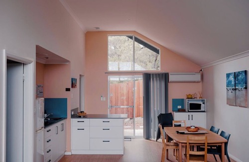 Collingwood Park Villa | beachside villa - just 5 mins walk to the Middleton Bay beach