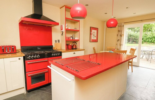 Dinas Cross Cottage | BEACHWAY, pet friendly, country holiday cottage in Dinas Cross