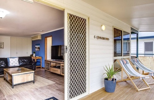 Goolwa Beach House | Beachwood, pet friendly, free WIFI