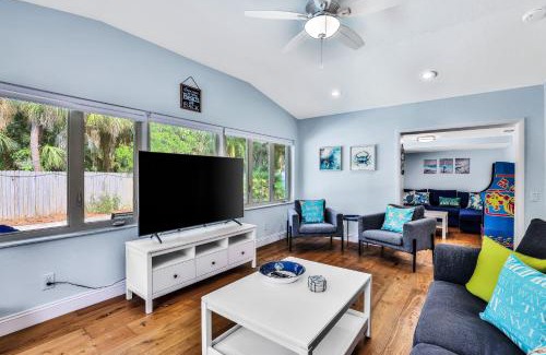 Largo House | Beachy Bungalow