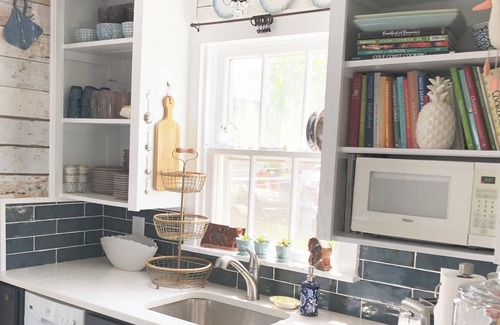 Old Town Cottage | Beachy-Chic In Old Town At The Sea Biscuit Cottage, Pets Welcome