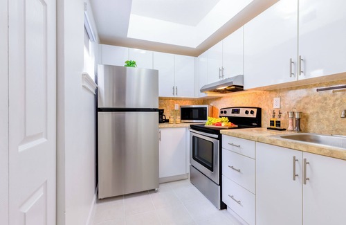 West Little Havana Apartment | Beachy Living - Sleep 8 - Best Location - BBQ & Patio