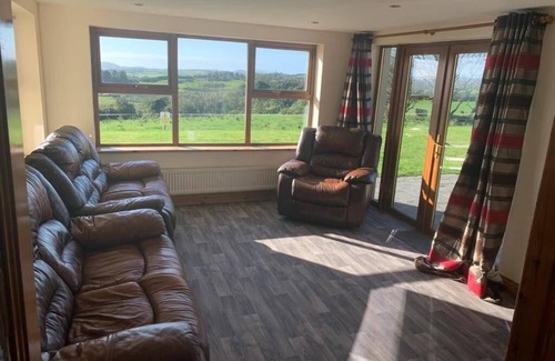 Skibbereen House | Beacon View House, 4-Beds, Sleeps 8, Parking