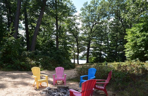 Kendall House | Beagle Beach + Hot Tub + Pontoon rental available