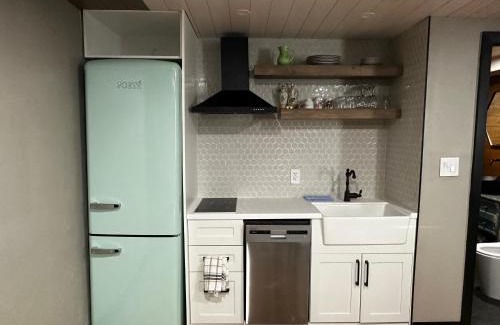 Beamsville Apartment | Beamsville Modern Rustic Suites