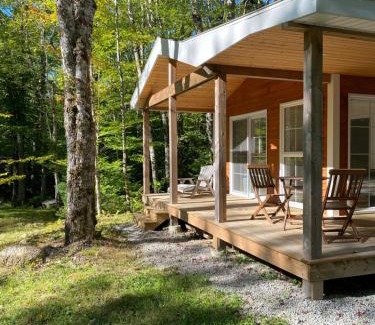 Kemptville House | Bear Cabin - Forest Retreat nearby Lake - not on waterfront