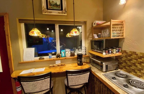 Kalifornsky Cabin | Bear Cabin-Gunning Cabin Rentals