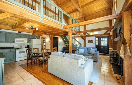 Accident Cabin | Bear Creek Lodge/Secluded Mountain Cabin w/Hot Tub, Fireplace & Stunning Views