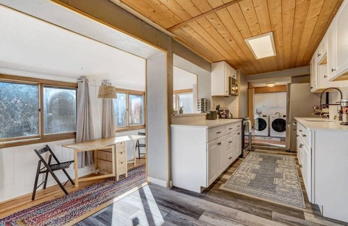 Skyway House | Bear Creek Retreat! Private BBQ AC Best Location