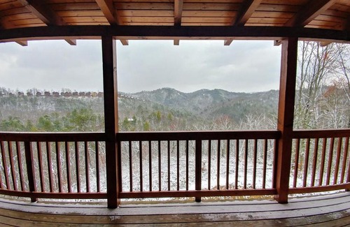Little Creek Falls House | Bear Haven Cabin
