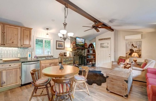 Mill Ridge House | Bear Haven- NEW PROPERTY LISTING- Mountain House, Affordable, Pet Friendly, Seasonal Pool, Tennis.