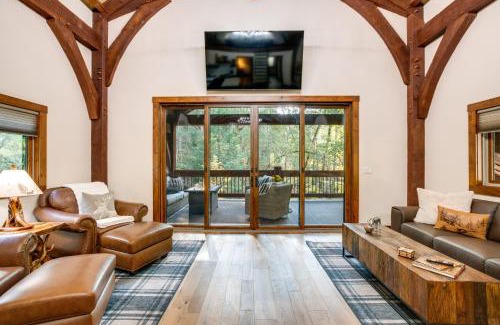 Sutter Creek House | Bear Lodge Waterfront Cabin with Level 2 EV Charger
