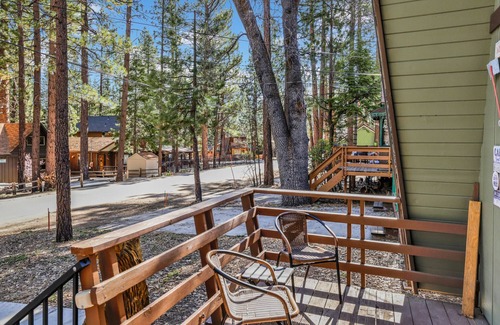 Summit Estates Cabin | Bear Mountain Cabin Moonridge Resort Cottage at Big Bear