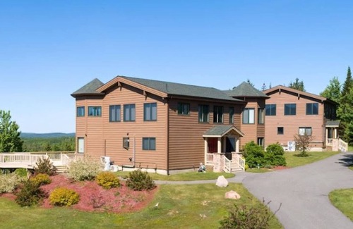 Robbinston House | Bear Mountain Lodge - Maine - Guest Lodge