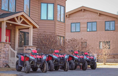Robbinston House | Bear Mountain Lodge - Maine - Guest Lodge