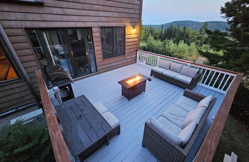 Robbinston House | Bear Mountain Lodge - Maine - Guest Lodge