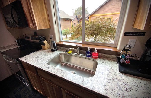 Grants Pass House | Bear Mountain -Suite 7