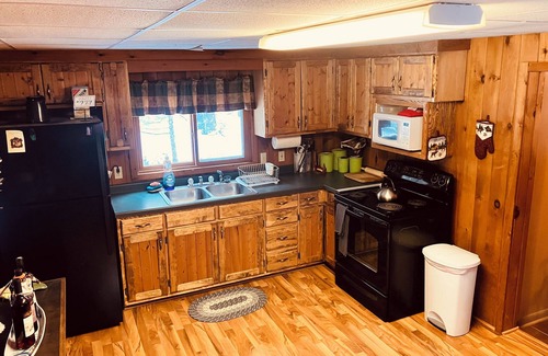 Wauksaukee Cabin | Bear Point Hideout on Menominee River