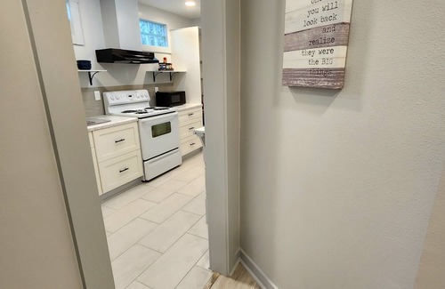 Jacksonville Apartment | Bear's Den on Kodiak Court!