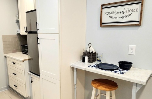 Jacksonville Apartment | Bear's Den on Kodiak Court!