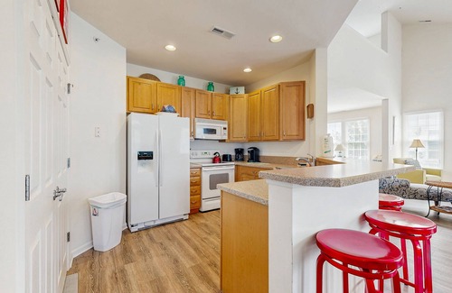 Ocean View Condo | Bear Trap Dunes 2nd floor condo w/tennis court, basketball court, & golf