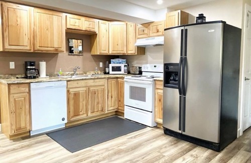 Seeley Lake Apartment | Bears Den. Secluded. Hot Tub: Spectacular view.