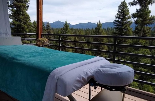 Seeley Lake Apartment | Bears Den. Secluded. Hot Tub: Spectacular view.