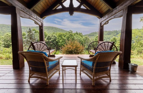 Gerton House | Bearwallow Cottage | Mountain Cottage with Hiking, Biking, and Views!