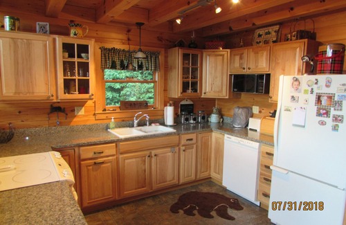 Moriah Center House | Beatiful Custom Log Home " Bear Lodge"
