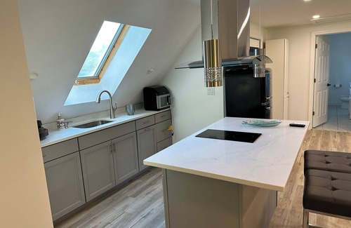 Raynham Apartment | Beatiful Studio in Raynham MA, minutes to shopping, Massasoit State park, etc