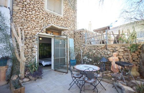 Neve Zohar Cabin | Beatrice Hospitality