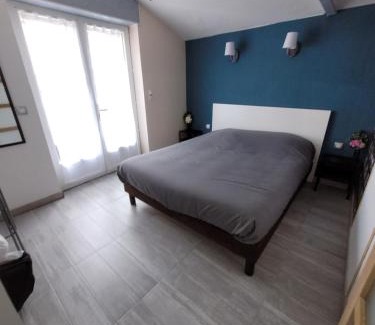 Tilly-sur-Seulles Apartment | Beau chalet 6 personnes avec Jacuzzi
