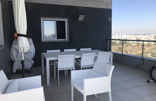 Ashdod Apartment | Beau mini-Penthouse à la Marina d'Ashdod: REF/CHRISTELLE. Vue mer panoramique