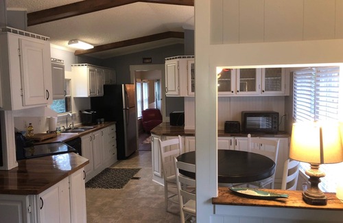 Burton House | Beaufort SC Newly Renovated 2 Bedroom 2 Bath Sleeps 6