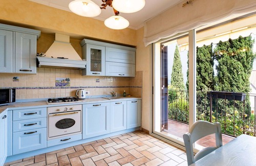 Borghetto Santo Spirito Villa | Beautiful apartment in villa for 5 guests with WIFI, A/C, pool, terrace and pets allowed