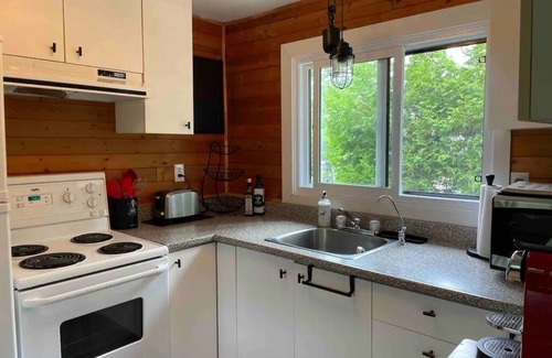 St-Adolphe-d'Howard Ski Chalet | Beautiful waterfront cottage! Tranquility guaranteed on a peninsula