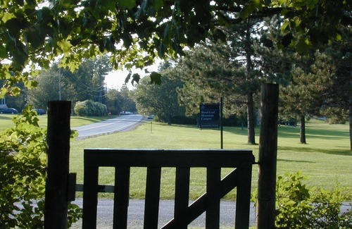 Bread Loaf Apartment | Beautiful 1 BDRM Overlooking Bread Loaf Campus- Available School of nEnglish!