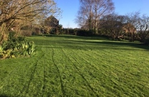 Tring House | Beautiful 1 bed Cottage Retreat in Countryside