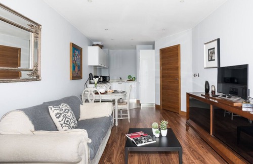 Queenstown Apartment | Beautiful 1 bed flat Chelsea Bridge Wharf
