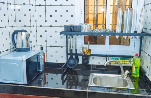 Douala Apartment | Beautiful 1 bedroom Apartment, 1.5 Bathrooms, Kitchen & Living Room in Logpom