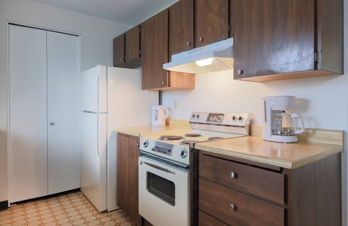 Cedar Mill Condo | Beautiful 1-bedroom condo: close to Nike & Intel