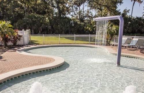 Kissimmee Apartment | Beautiful 1 bedroom unit at resort, sleeps 4
