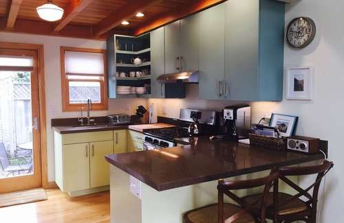 Seabright Cottage | Beautiful 1 bedroom in Seabright Beach area