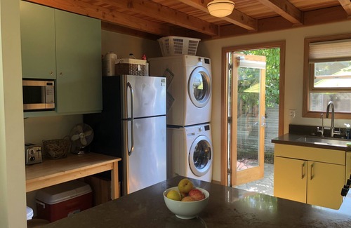 Seabright Cottage | Beautiful 1 bedroom in Seabright Beach area